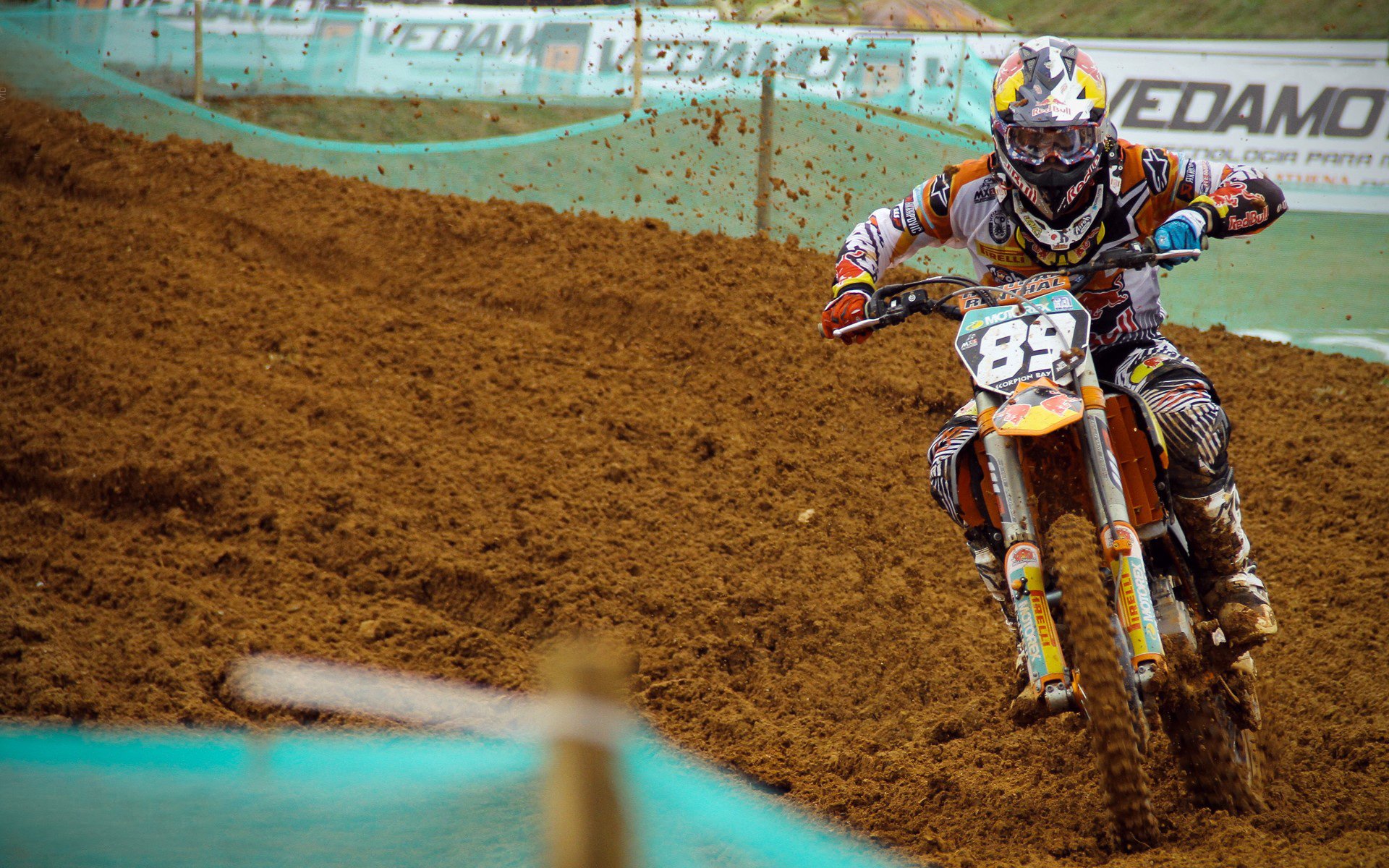 “雪地争锋:北极极寒赛段的速度传奇”,北极雪地飙车电影